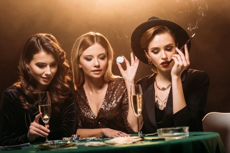 Antarmuka platform cekijp menampilkan berbagai kategori permainan slot dan kasino langsung